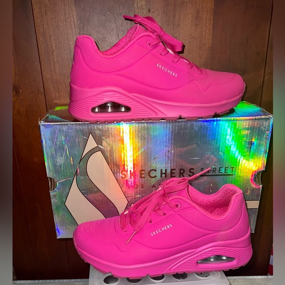 SKECHERS WOMAN SIZE 7 UNO NIGHT SHADES 💗 Color is HOT PINK - Picture 3 of 10